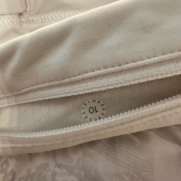 Lululemon Pace Rival Mid Rise Skirt. Size 10 - Picture 4 of 4